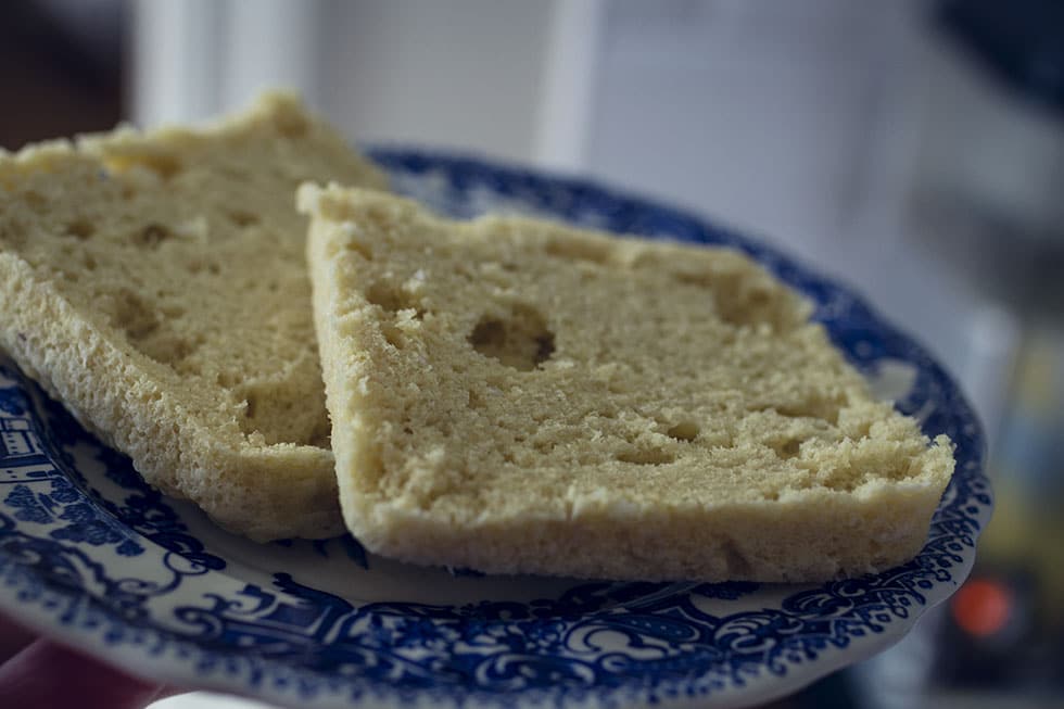 Anja Forsnor kokbok En god morgon - recept baka glutenfritt bröd i micro