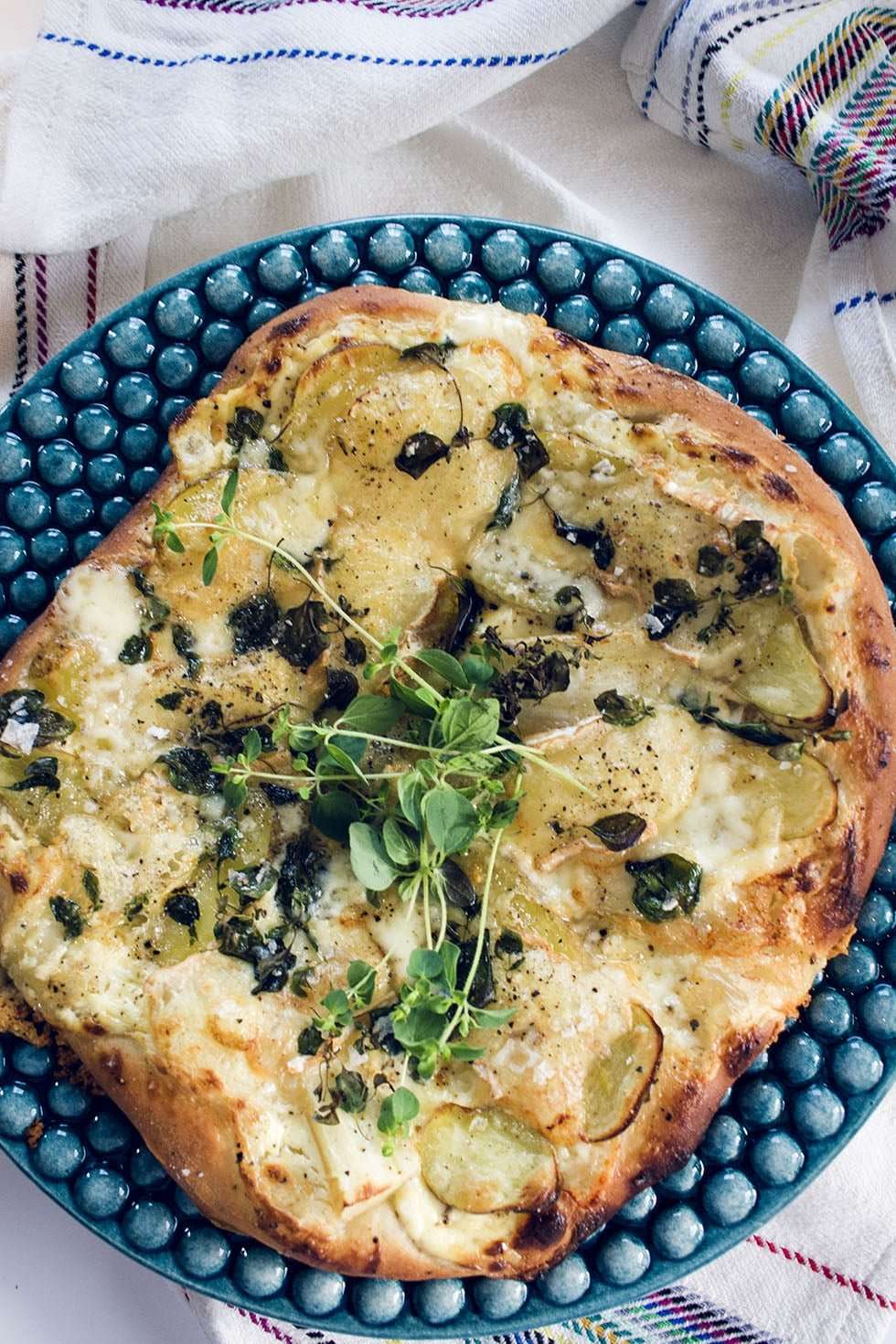 Vit pizza med potatis och palsternacka Sara Rönne